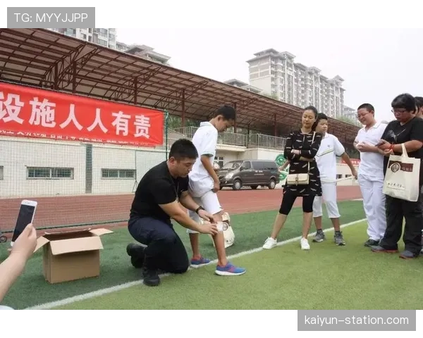担架入场规则如何界定?这三个关键时刻裁判必须知道 担架入场规则如何界定?这三个关键时刻裁判必须知道