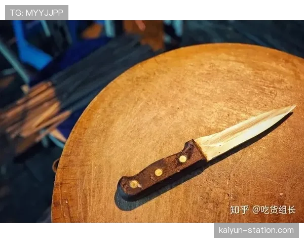 王燊超这训练完直接路边摊撸串,自律人设碎一地? 王燊超这训练完直接路边摊撸串,自律人设碎一地?